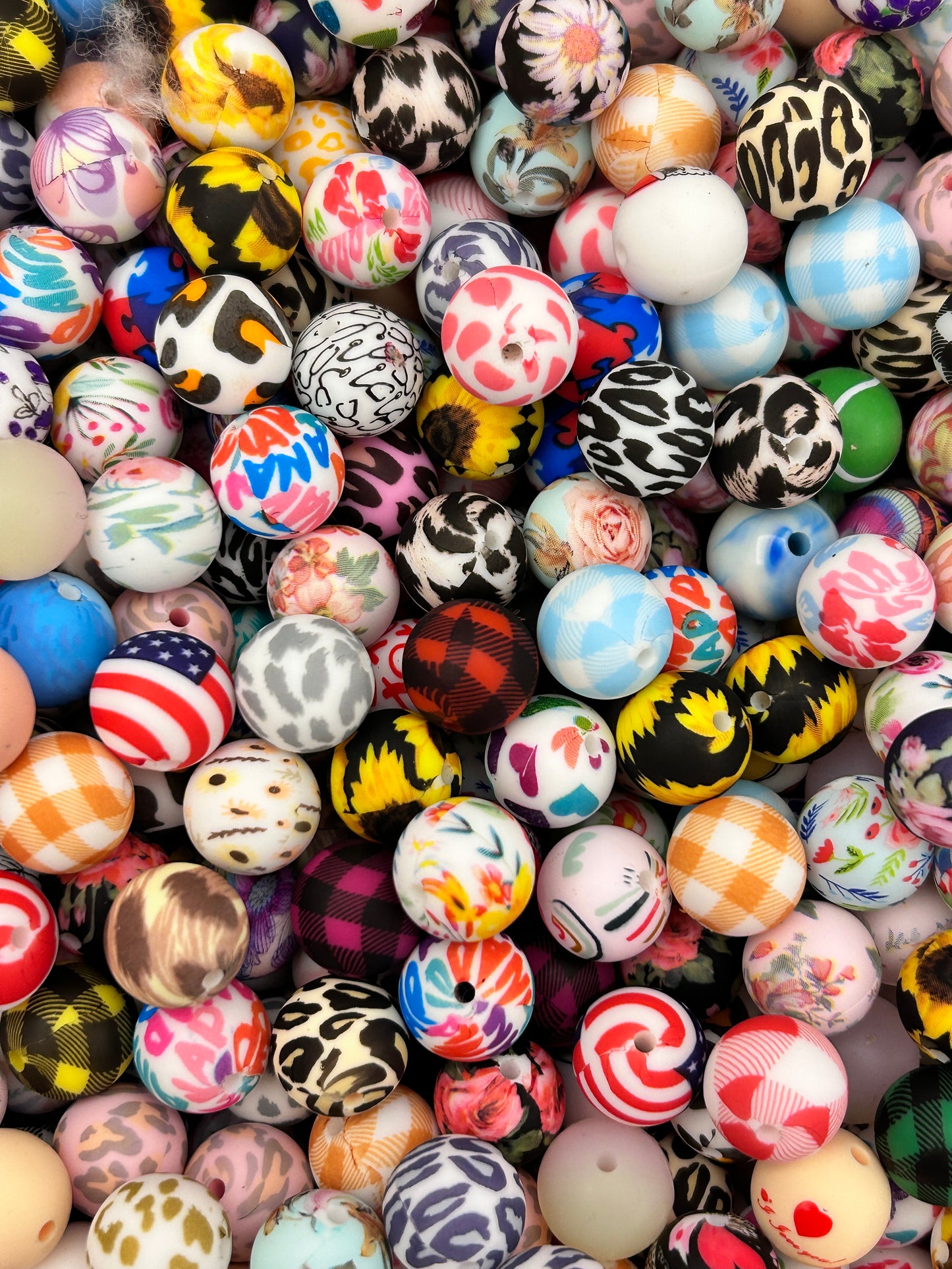 silcon panted beads(rubber.16mm):random choose