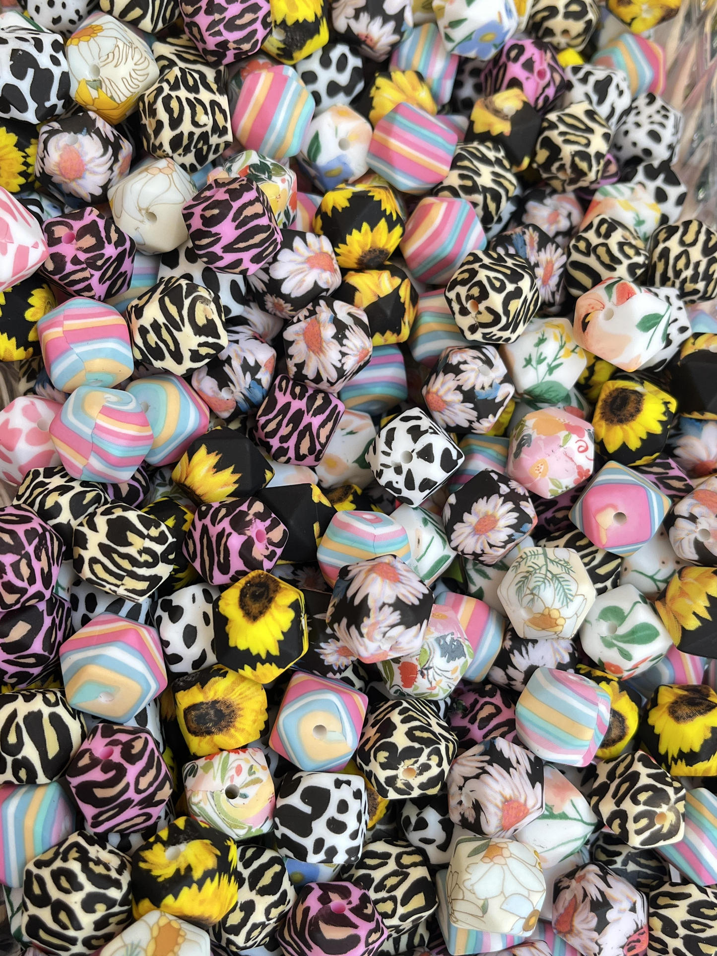 silcon panted beads(rubber.16mm):random choose